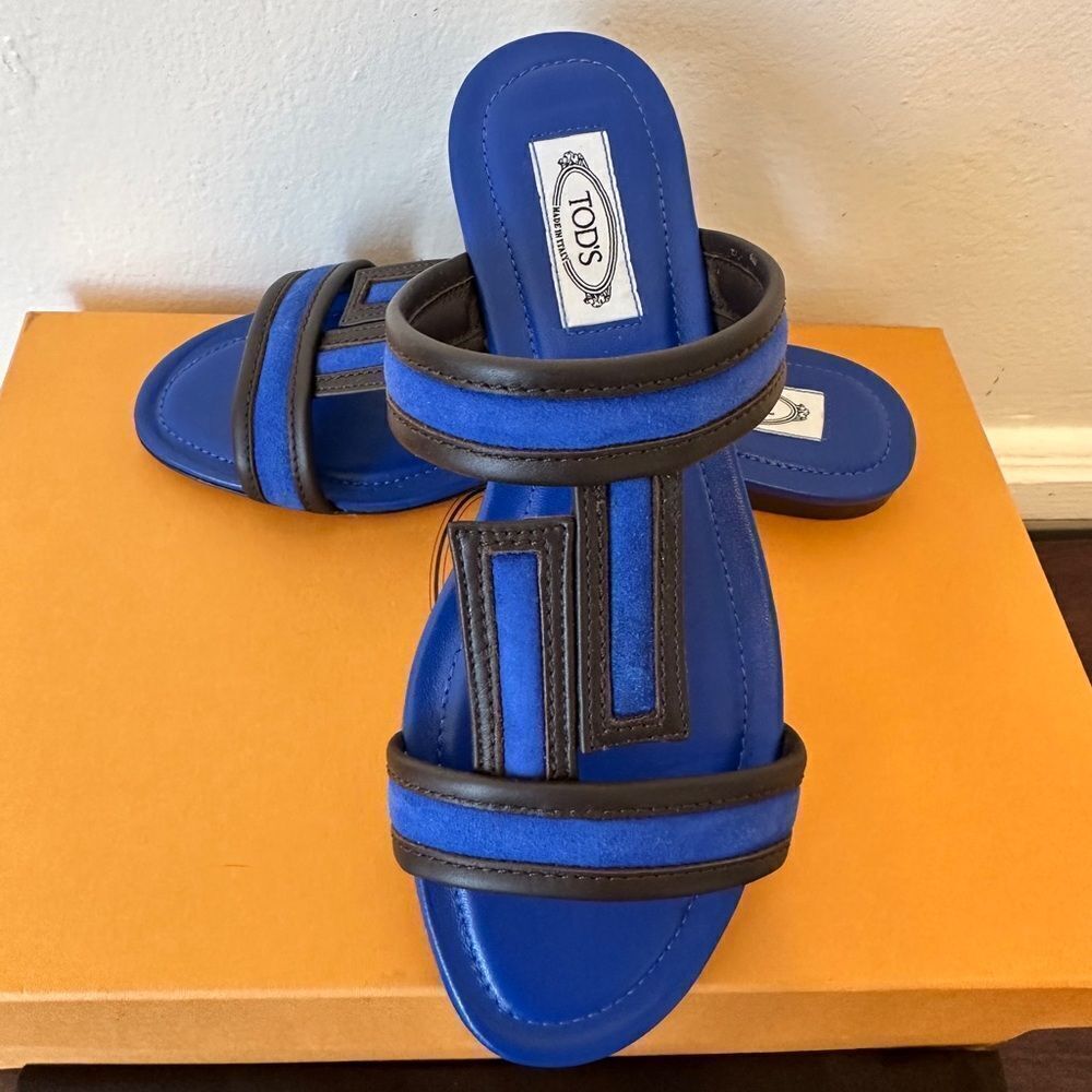 Tods Women’s open toe, slip-on leather blue stylish sandals Sz 7, NIB